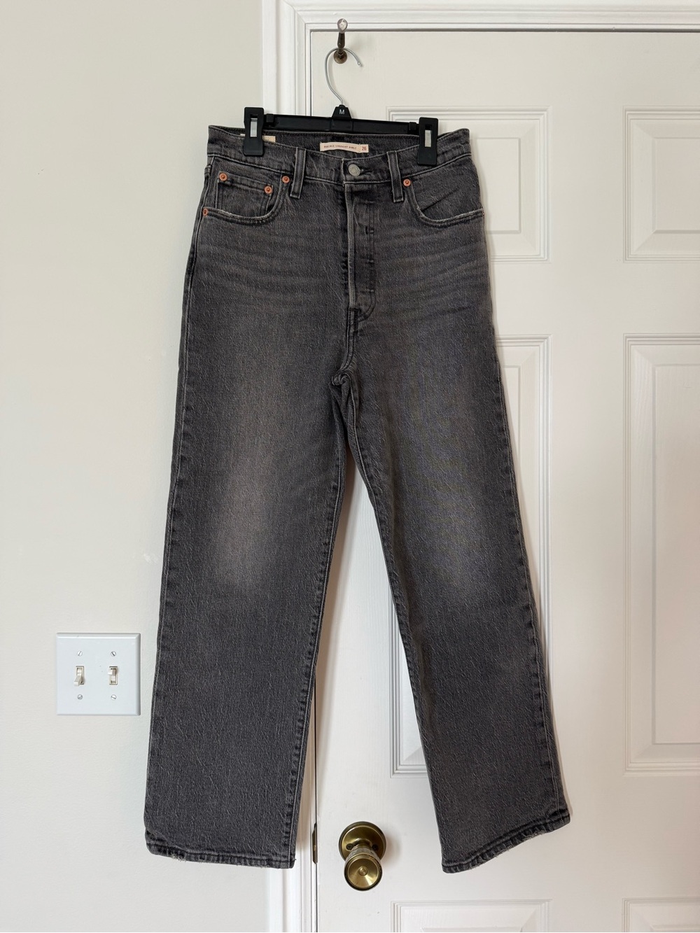 Levi's Women's Black Wash Straight Leg Jeans